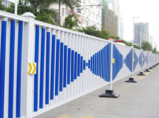 如何預(yù)防道路護(hù)欄松動的問題